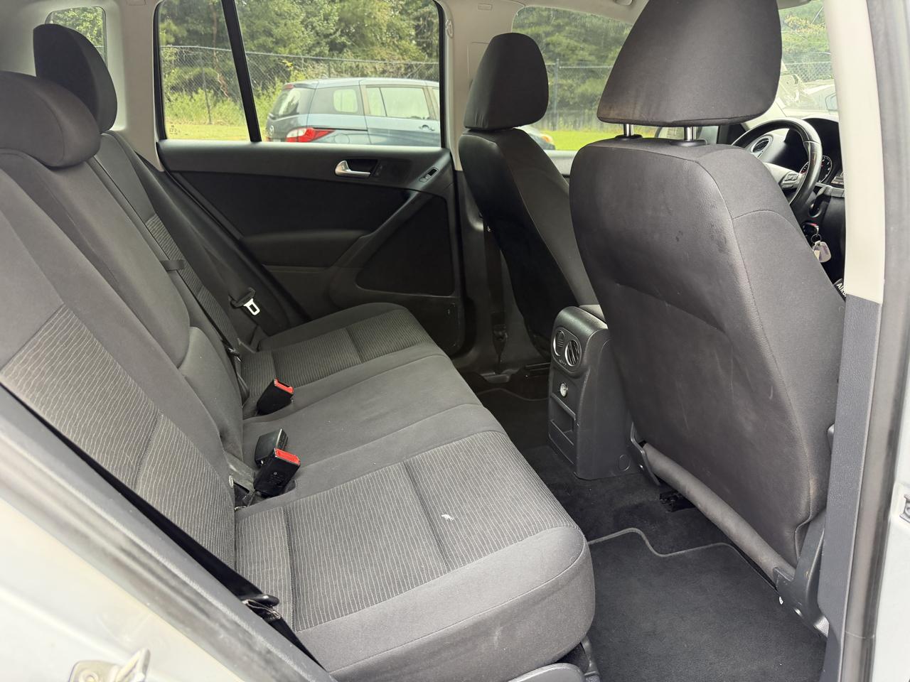 Volkswagen Tiguan S 2014