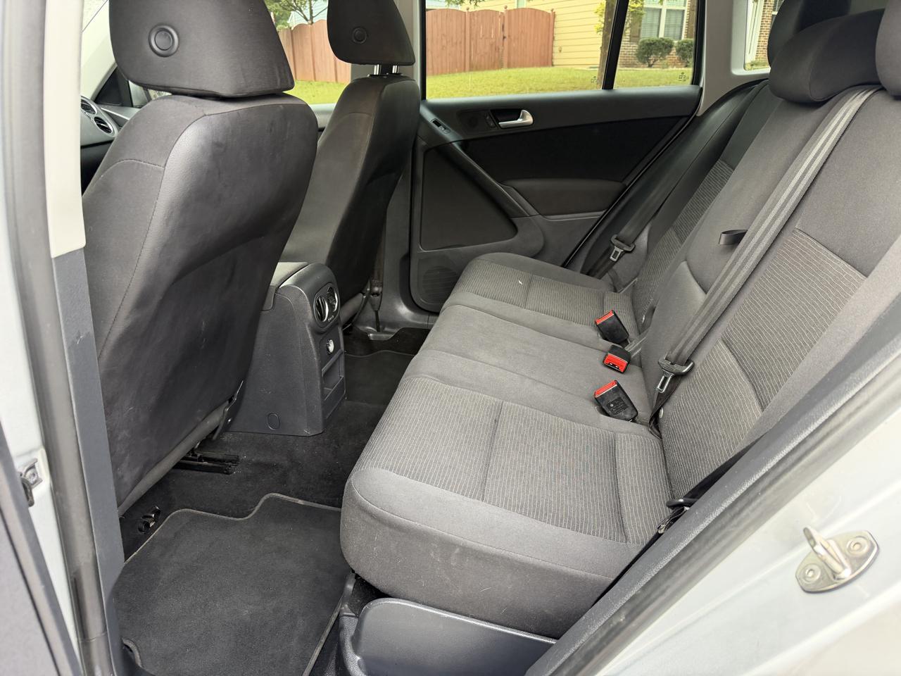 Volkswagen Tiguan S 2014