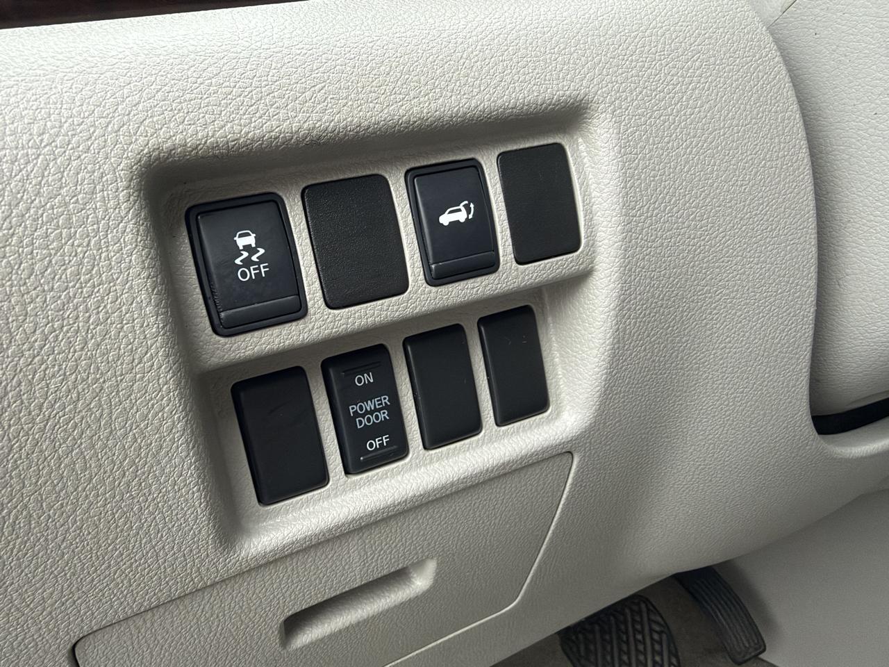 Nissan Quest S 2015