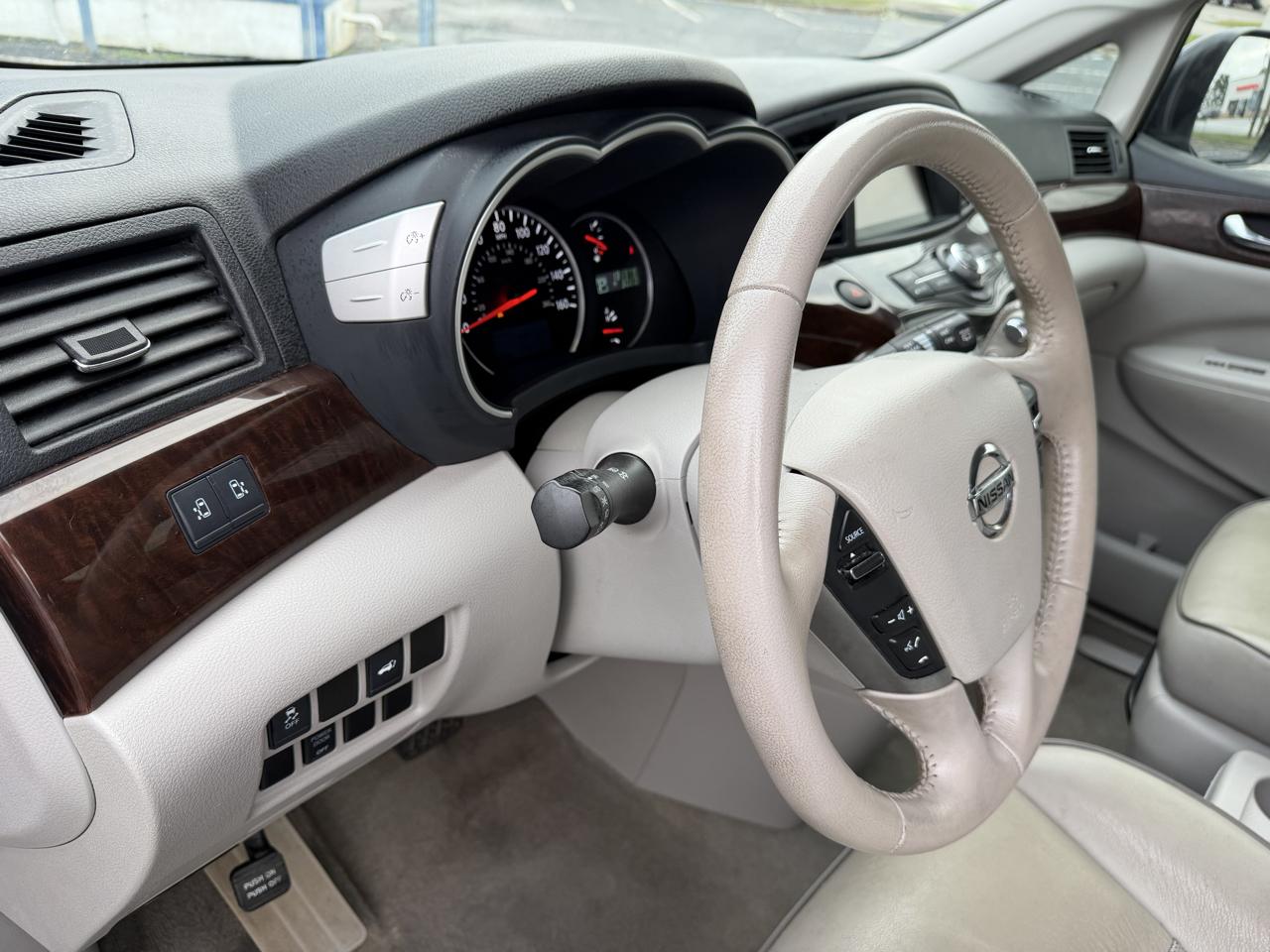 Nissan Quest S 2015