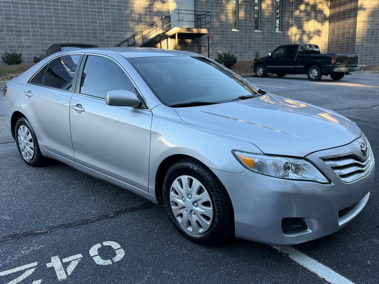 Toyota Camry SE 6-Spd MT 2010