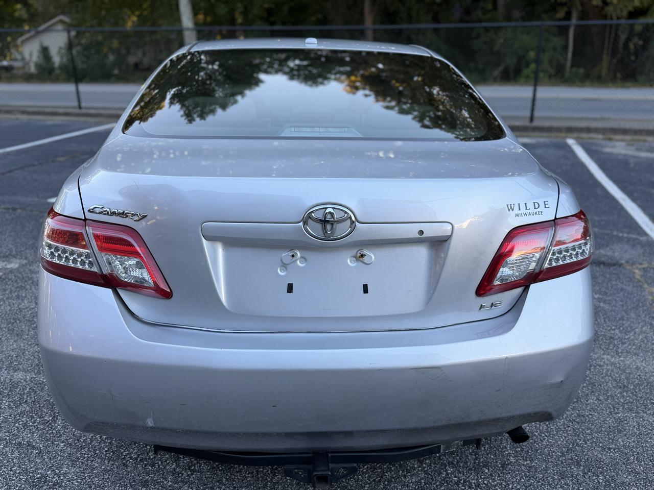 Toyota Camry SE 6-Spd MT 2010