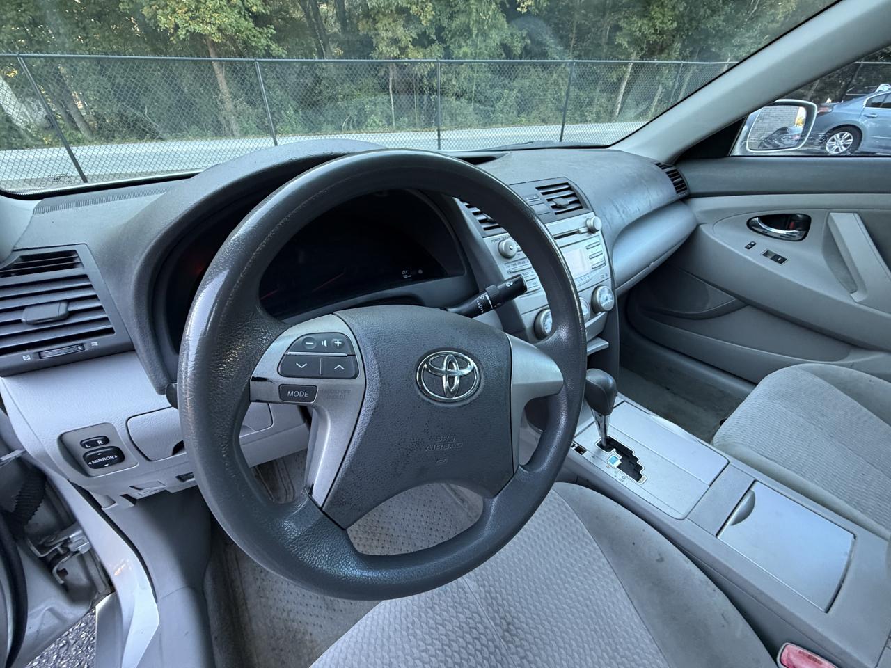 Toyota Camry SE 6-Spd MT 2010