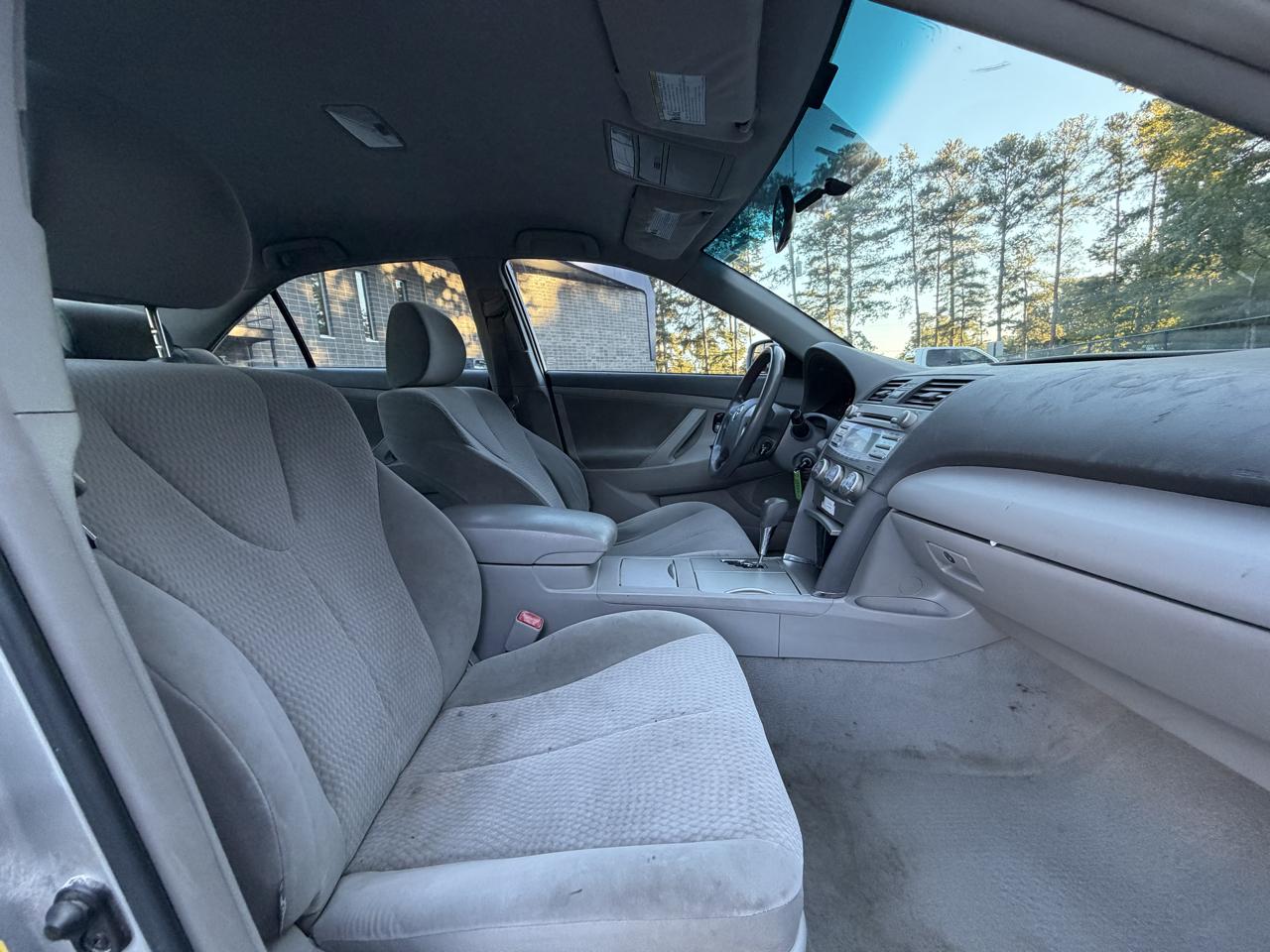 Toyota Camry SE 6-Spd MT 2010