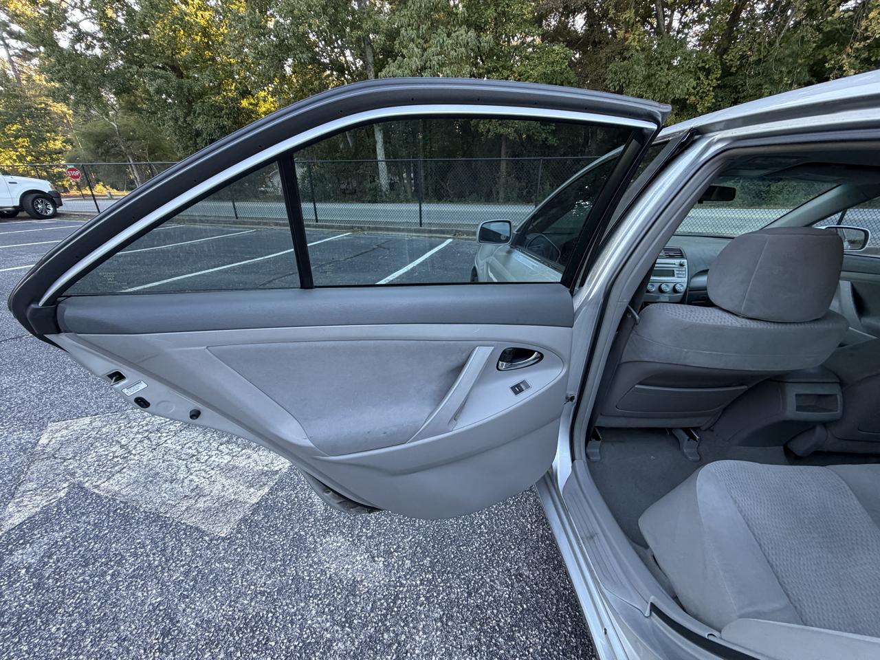 Toyota Camry SE 6-Spd MT 2010
