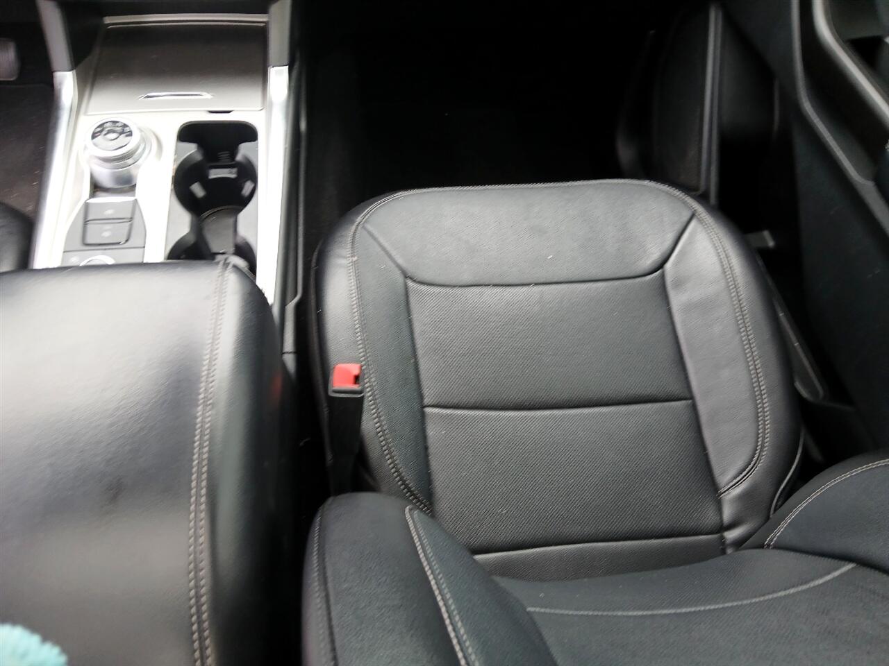 2020 Ford Explorer Limited photo 11