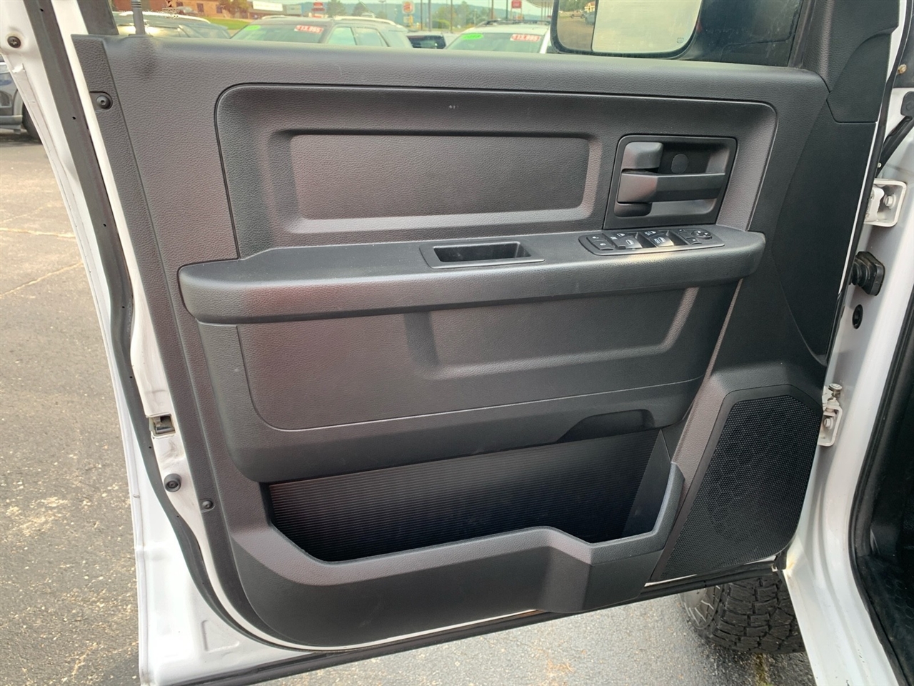 2017 Ram 2500 Tradesman photo 11