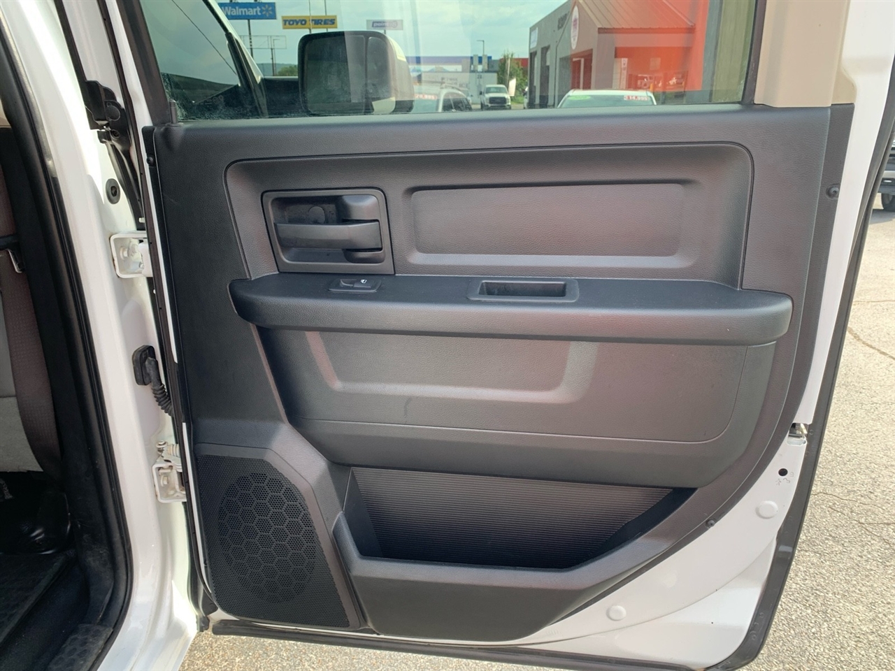 2017 Ram 2500 Tradesman photo 17