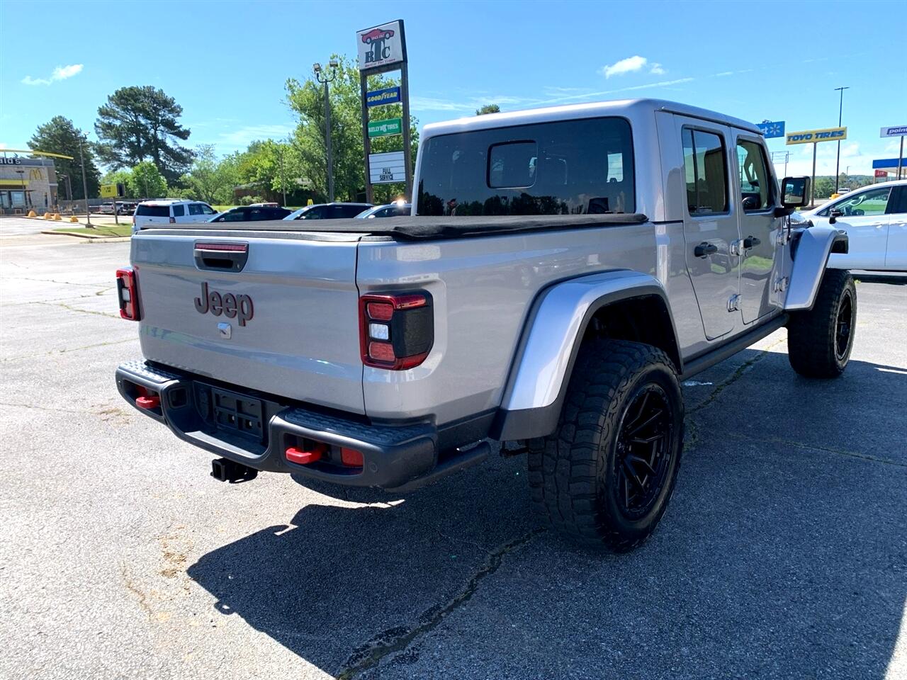 2020 Jeep Gladiator Rubicon photo 2