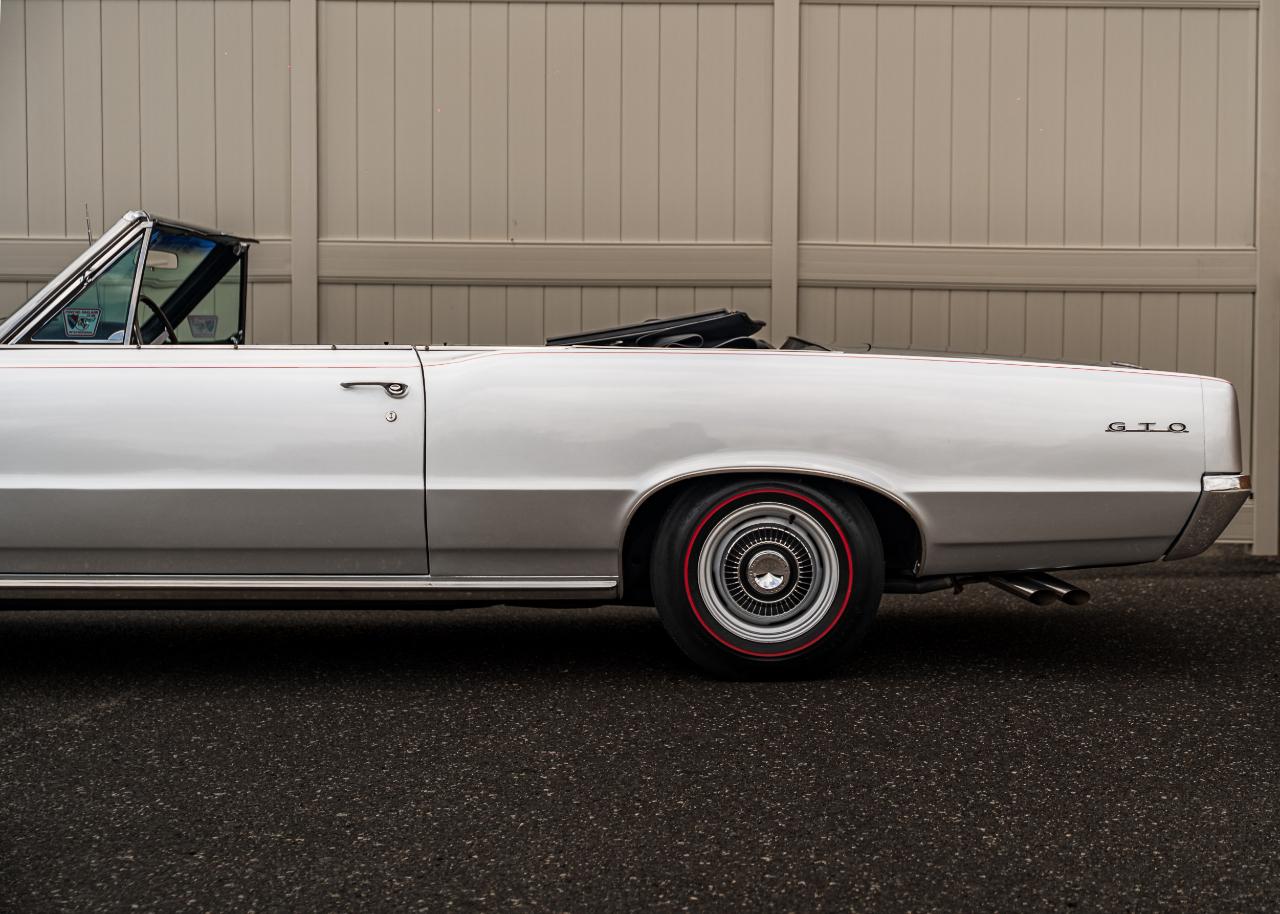 Pontiac GTO  1964