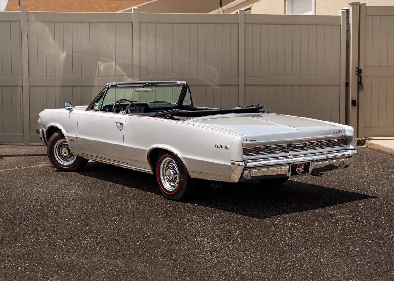 Pontiac GTO  1964