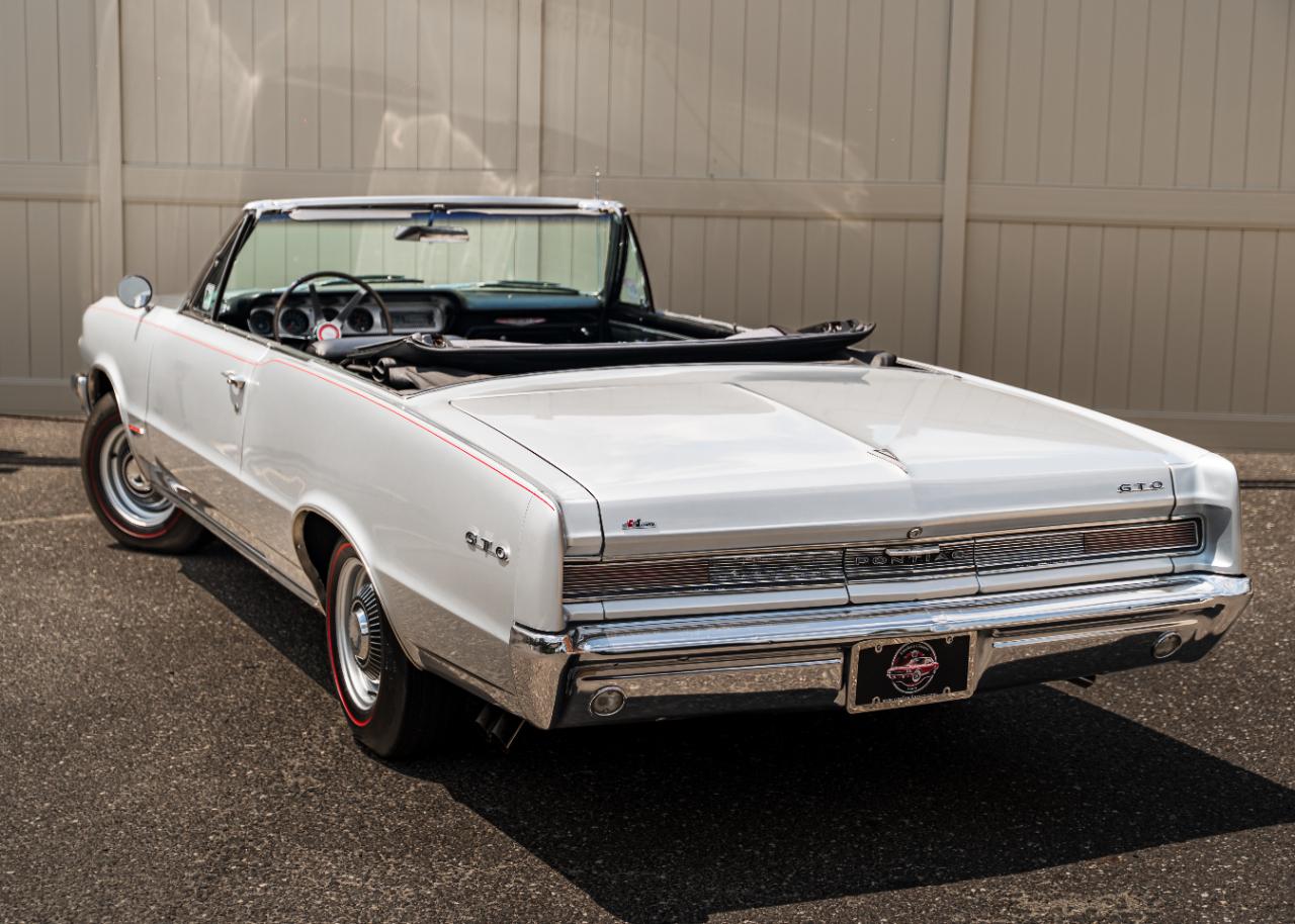 Pontiac GTO  1964