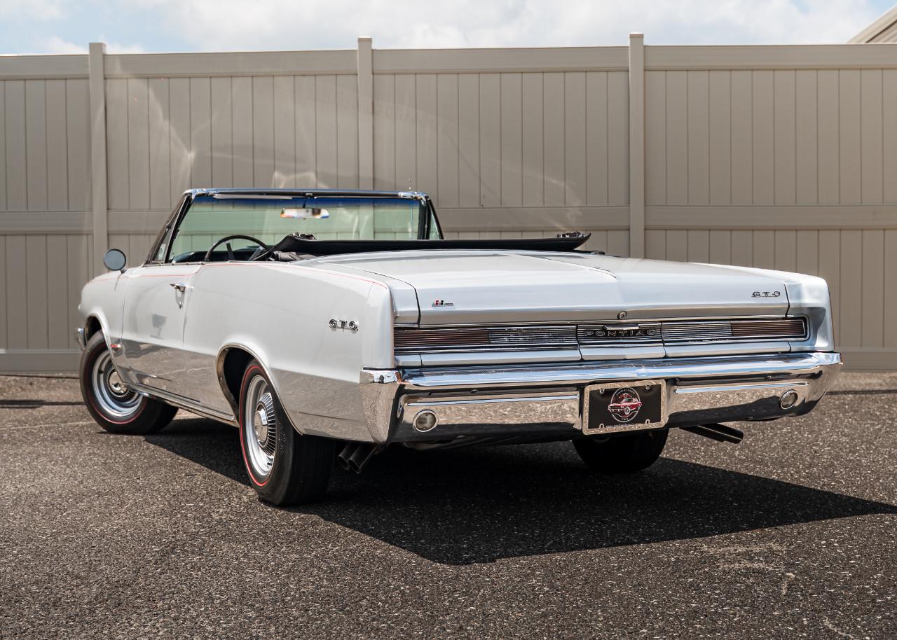 Pontiac GTO  1964