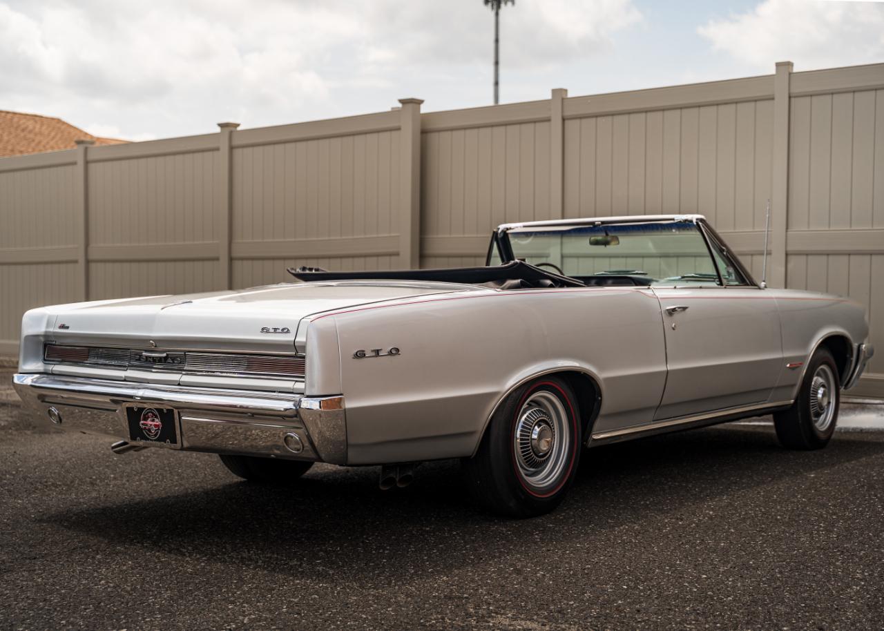 Pontiac GTO  1964