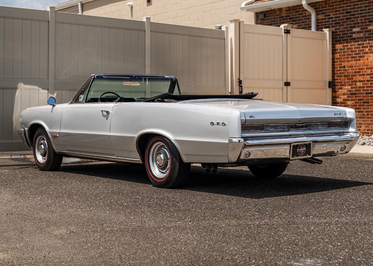 Pontiac GTO  1964
