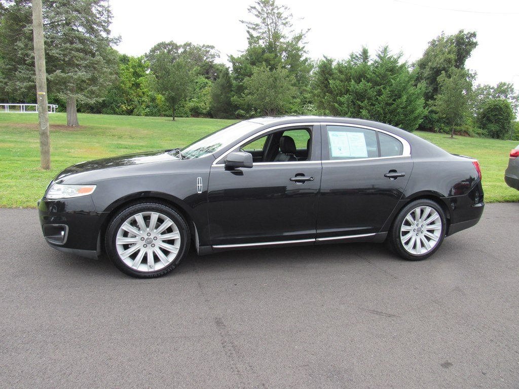 Lincoln MKS  2010