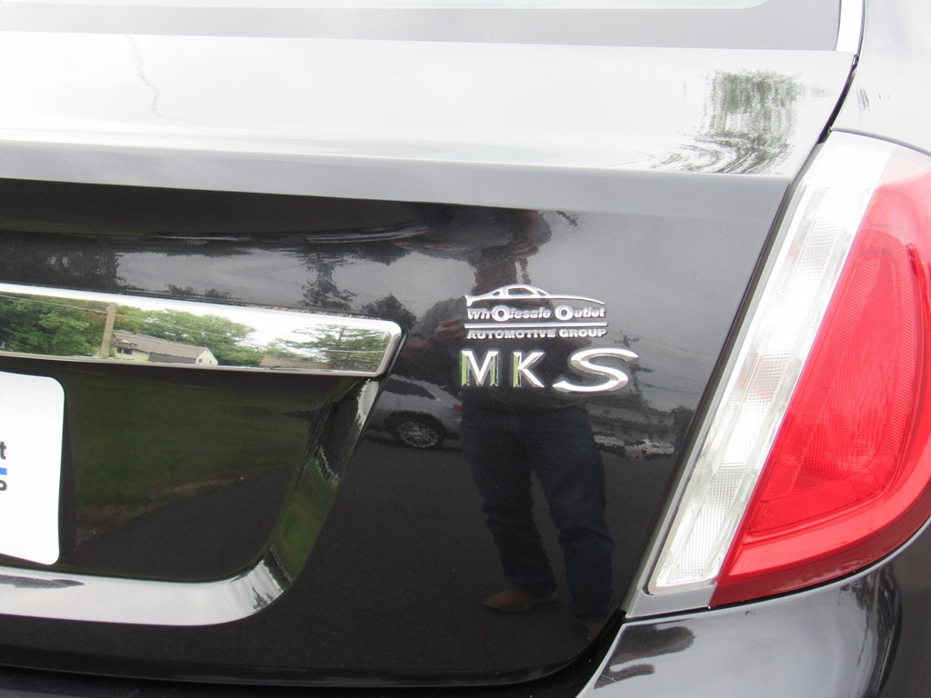 Lincoln MKS  2010