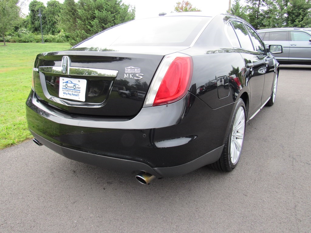 Lincoln MKS  2010