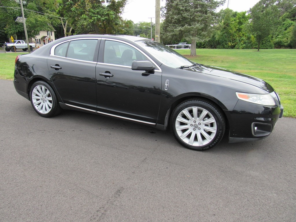 Lincoln MKS  2010