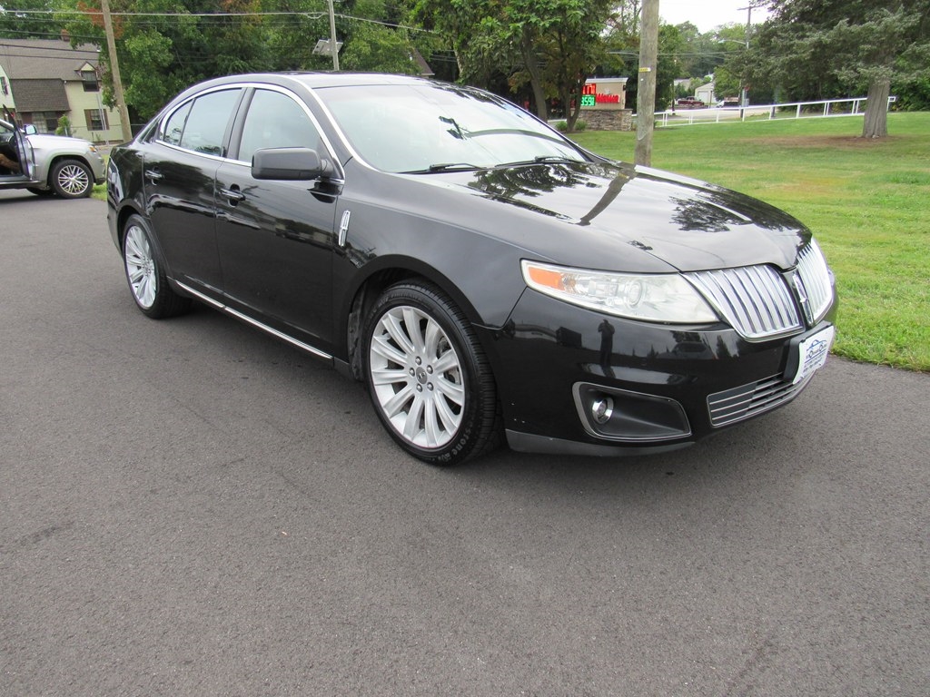 Lincoln MKS  2010