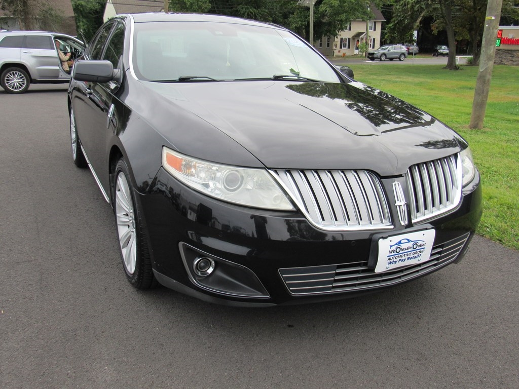 Lincoln MKS  2010