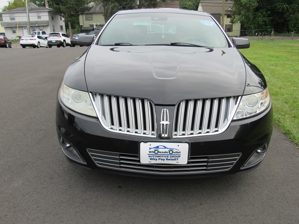 Lincoln MKS  2010