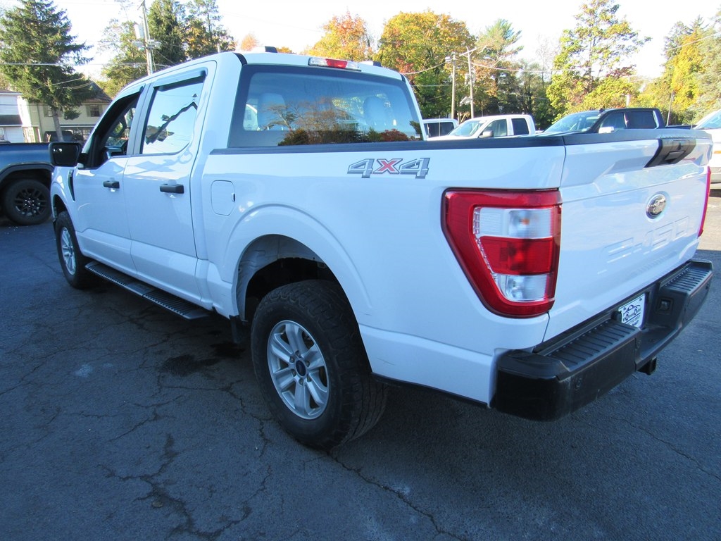 Ford F-150 XL SuperCrew 5.5-ft. Bed 4WD 2021 Ford F-150 XL SuperCrew 5.5-ft. Bed 4WD 2021