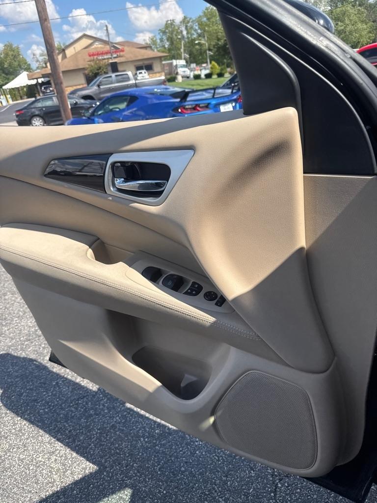 Nissan Pathfinder FWD SV 2017