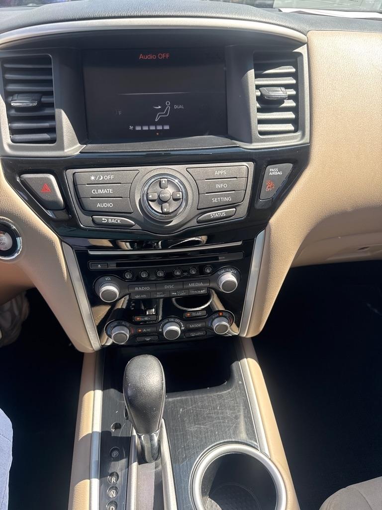 Nissan Pathfinder FWD SV 2017