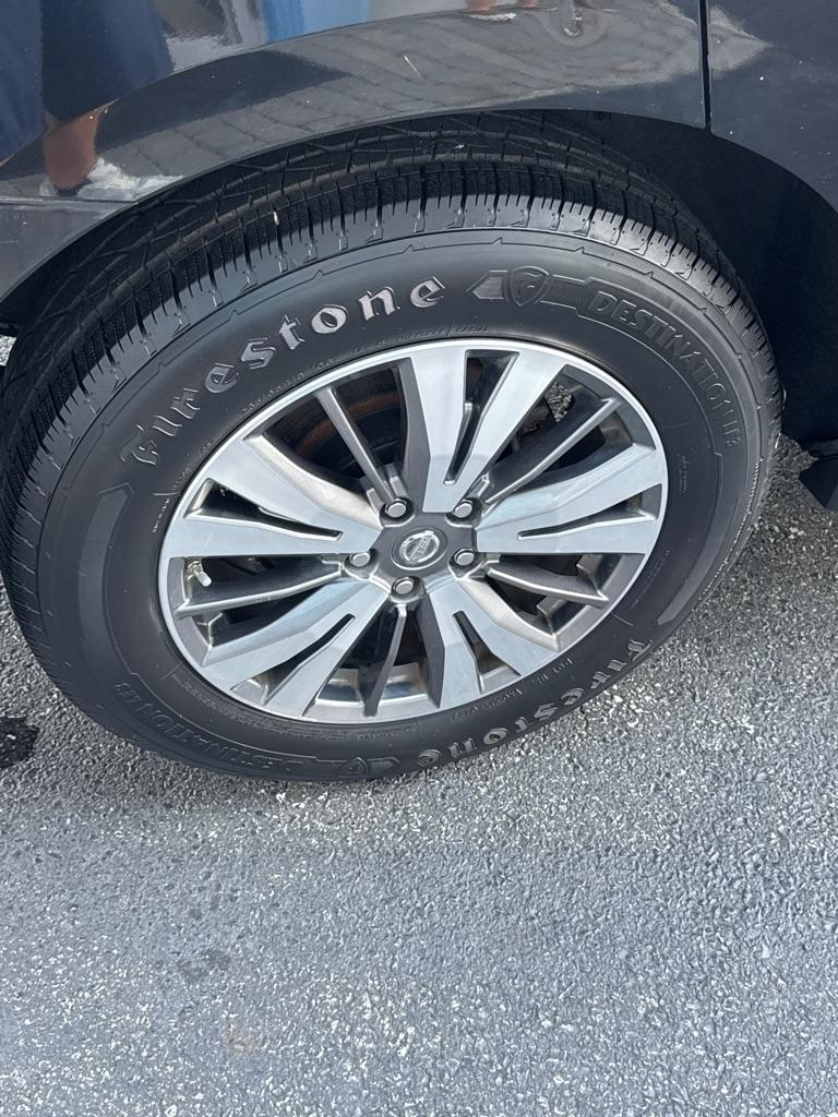 Nissan Pathfinder FWD SV 2017