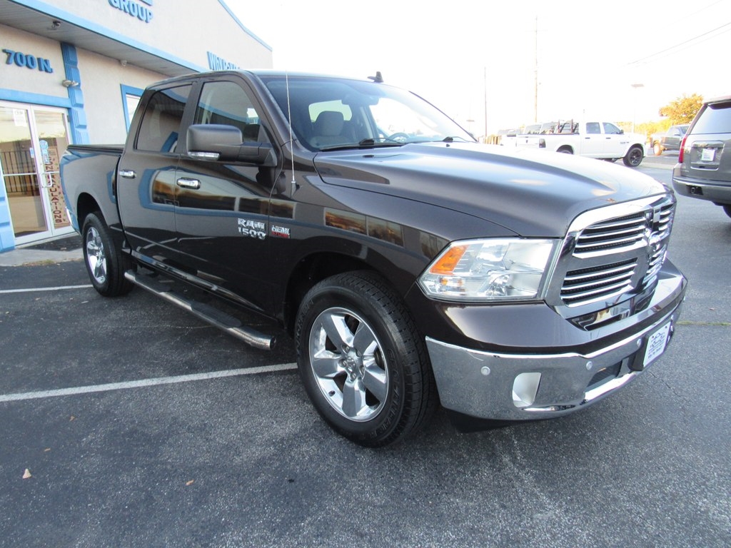 RAM 1500 Big Horn/Lone Star 4x4 Quad Cab 6'4" Box 2017 RAM 1500 Big Horn/Lone Star 4x4 Quad Cab 6'4" Box 2017