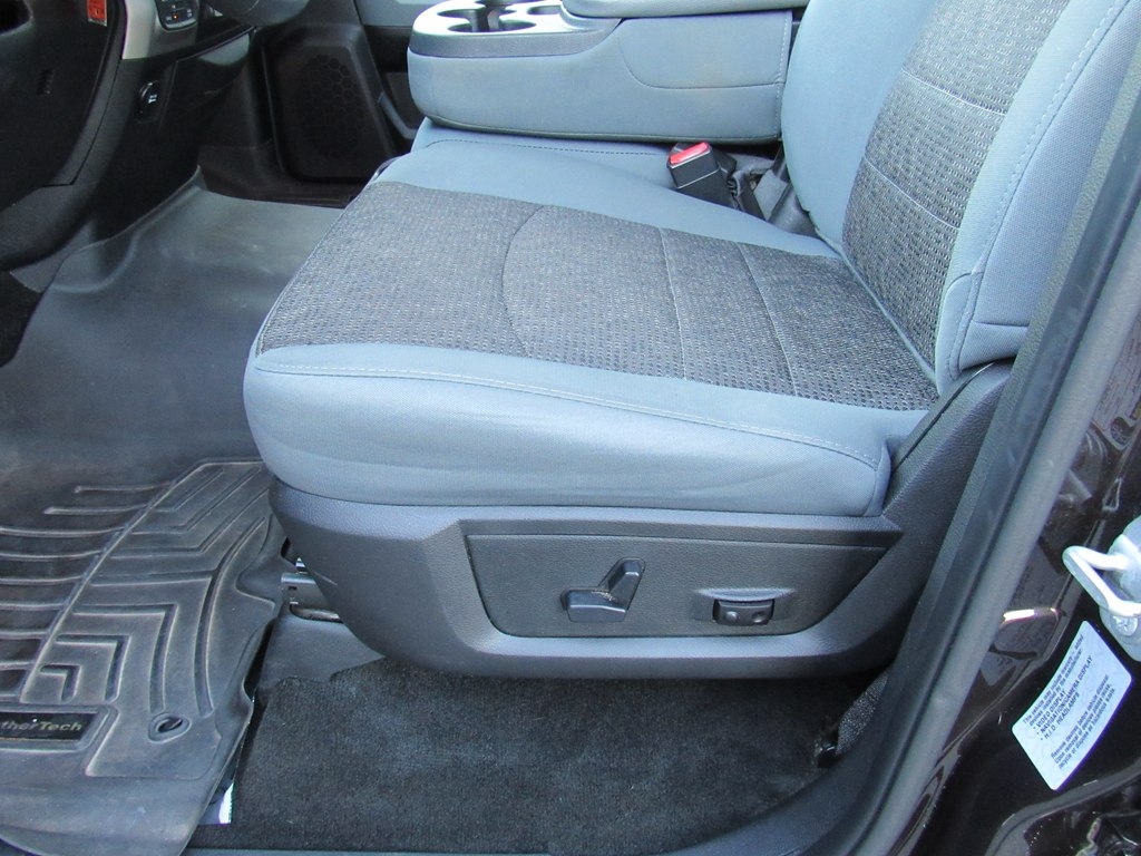 RAM 1500 Big Horn/Lone Star 4x4 Quad Cab 6'4" Box 2017 RAM 1500 Big Horn/Lone Star 4x4 Quad Cab 6'4" Box 2017