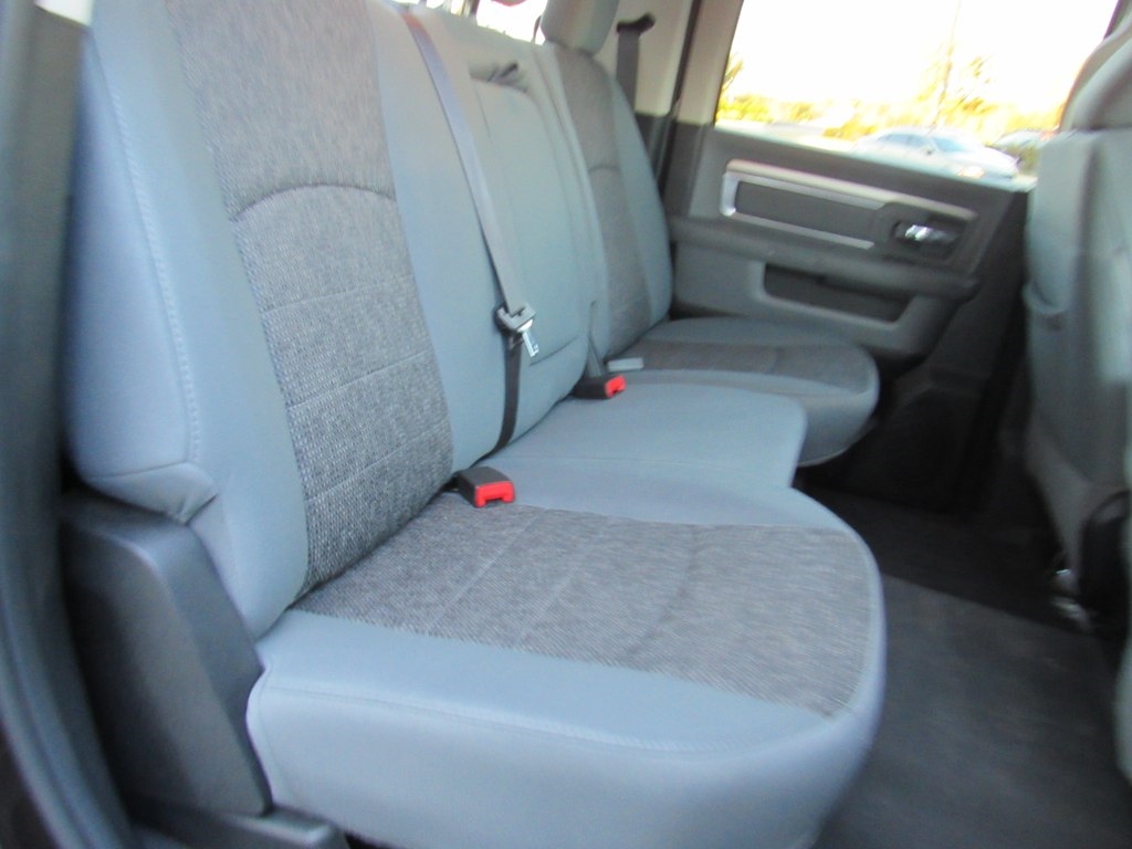 RAM 1500 Big Horn/Lone Star 4x4 Quad Cab 6'4" Box 2017 RAM 1500 Big Horn/Lone Star 4x4 Quad Cab 6'4" Box 2017