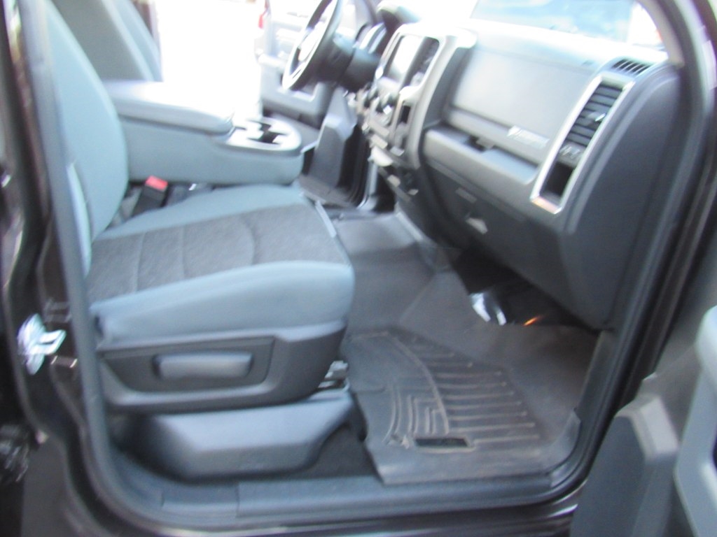 RAM 1500 Big Horn/Lone Star 4x4 Quad Cab 6'4" Box 2017 RAM 1500 Big Horn/Lone Star 4x4 Quad Cab 6'4" Box 2017