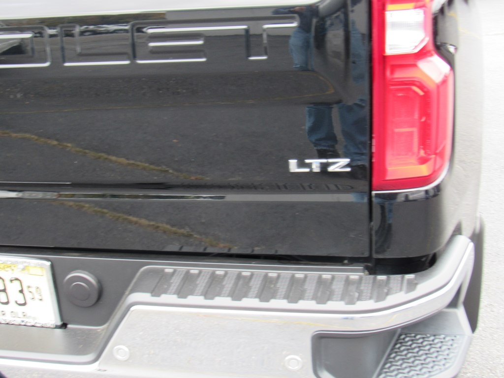 Chevrolet Silverado 1500 LTZ Crew Cab 2020 Chevrolet Silverado 1500 LTZ Crew Cab 2020