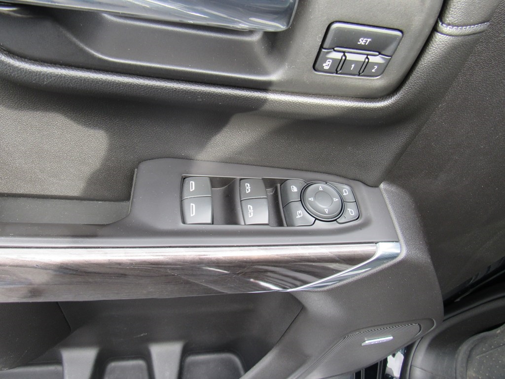 Chevrolet Silverado 1500 LTZ Crew Cab 2020 Chevrolet Silverado 1500 LTZ Crew Cab 2020