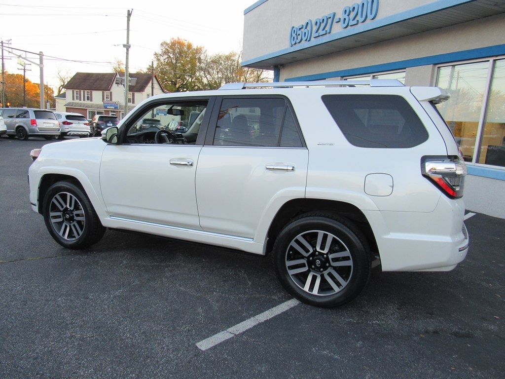 Toyota 4Runner Limited V6 4D SUV 4WD 2016 Toyota 4Runner Limited V6 4D SUV 4WD 2016