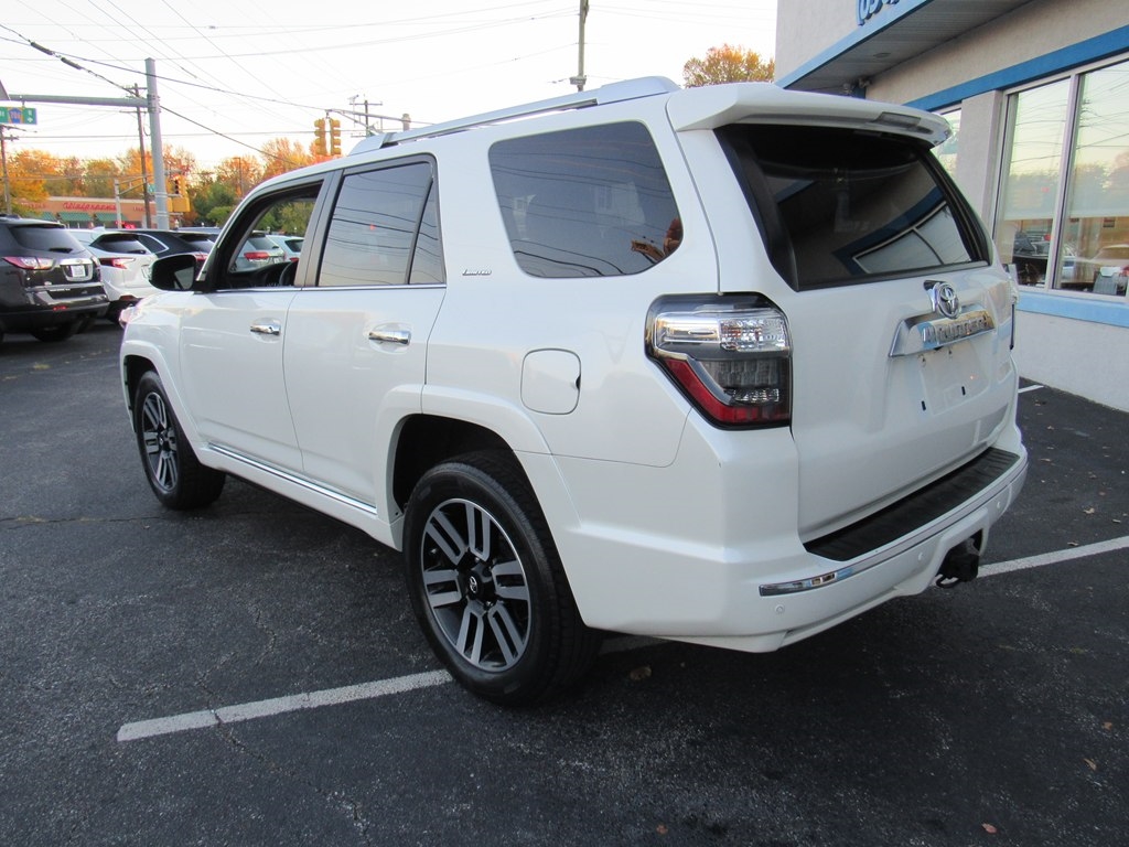 Toyota 4Runner Limited V6 4D SUV 4WD 2016 Toyota 4Runner Limited V6 4D SUV 4WD 2016