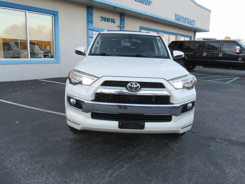 Toyota 4Runner Limited V6 4D SUV 4WD 2016 Toyota 4Runner Limited V6 4D SUV 4WD 2016