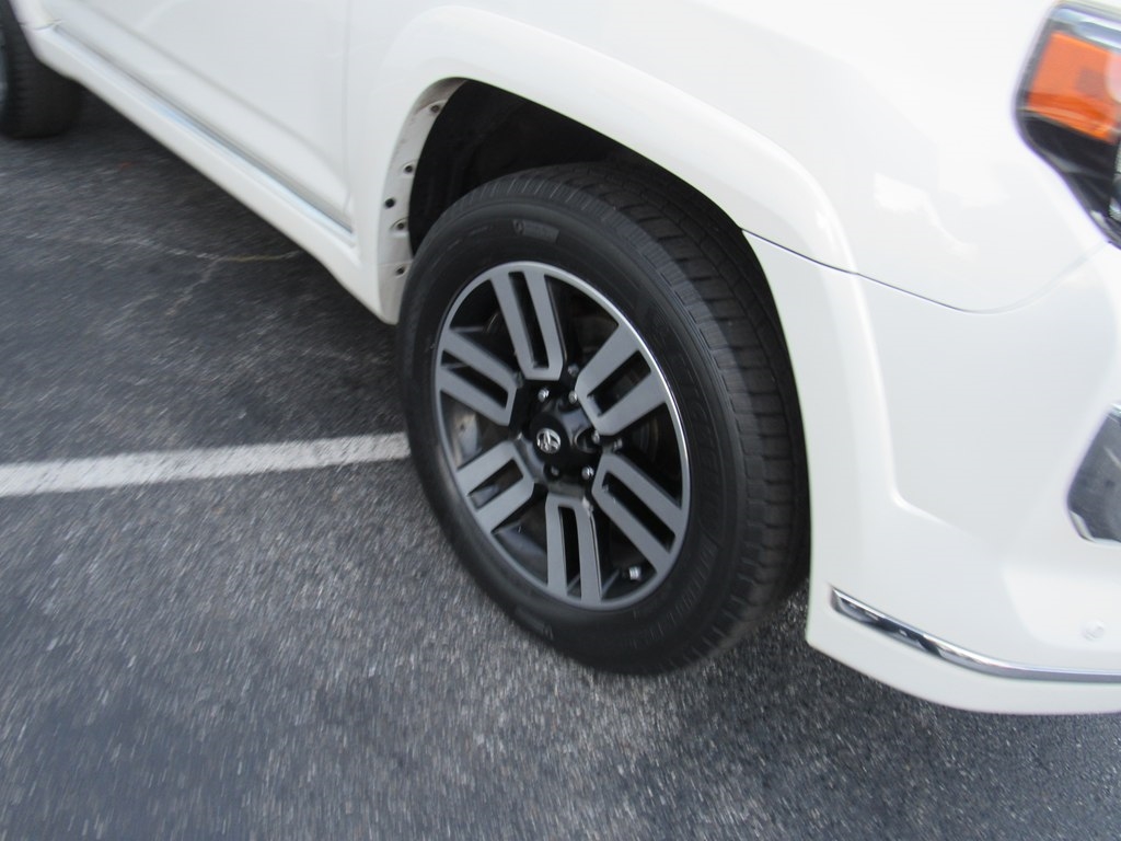 Toyota 4Runner Limited V6 4D SUV 4WD 2016 Toyota 4Runner Limited V6 4D SUV 4WD 2016