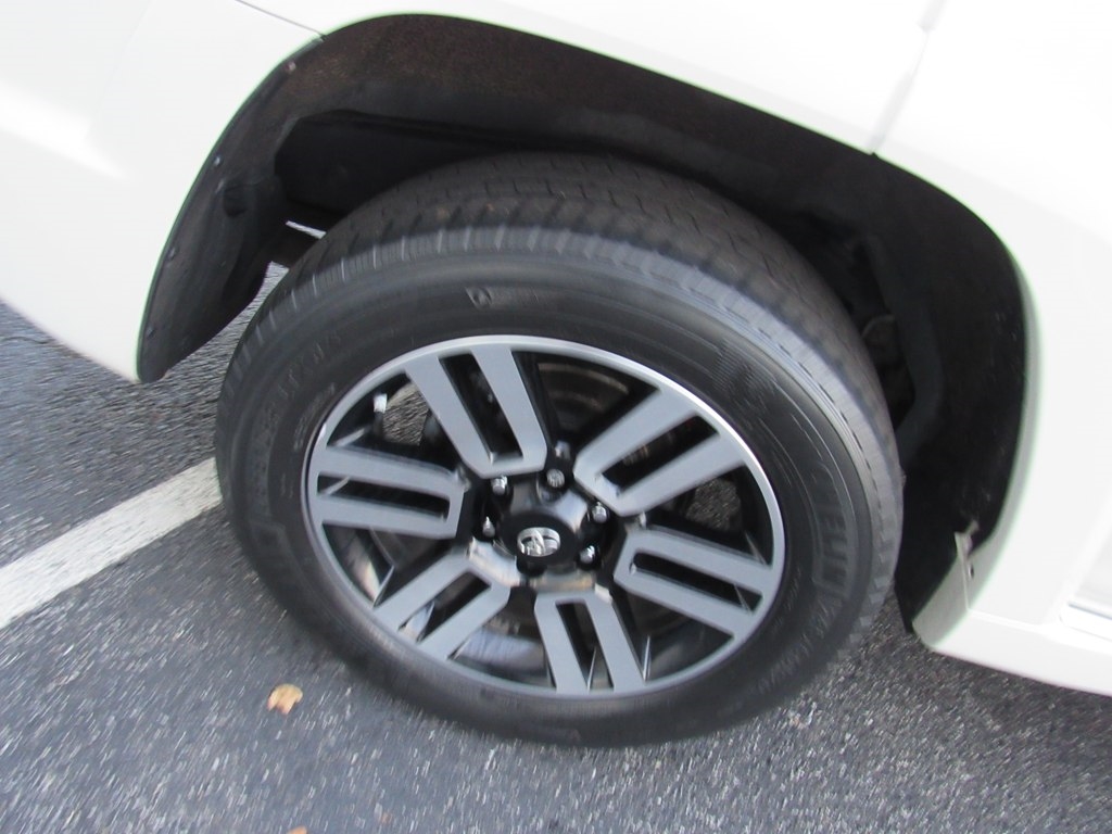 Toyota 4Runner Limited V6 4D SUV 4WD 2016 Toyota 4Runner Limited V6 4D SUV 4WD 2016