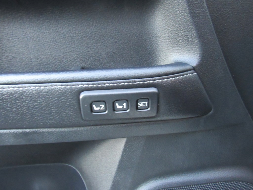 Toyota 4Runner Limited V6 4D SUV 4WD 2016 Toyota 4Runner Limited V6 4D SUV 4WD 2016