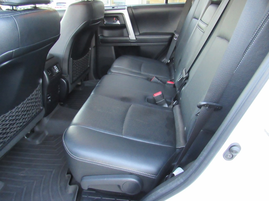 Toyota 4Runner Limited V6 4D SUV 4WD 2016 Toyota 4Runner Limited V6 4D SUV 4WD 2016