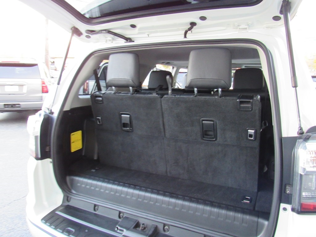 Toyota 4Runner Limited V6 4D SUV 4WD 2016 Toyota 4Runner Limited V6 4D SUV 4WD 2016