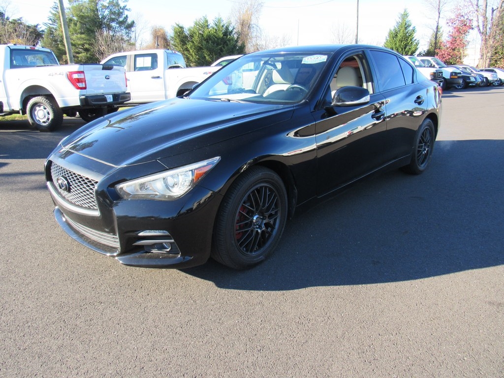 Infiniti Q50  2015