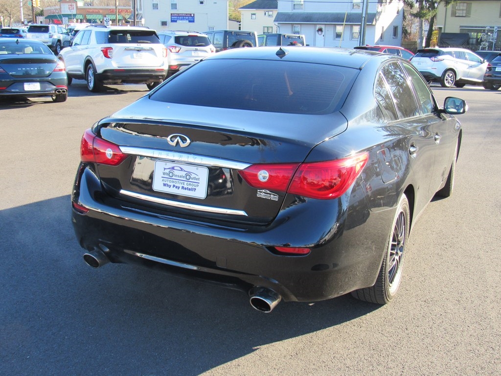 Infiniti Q50  2015