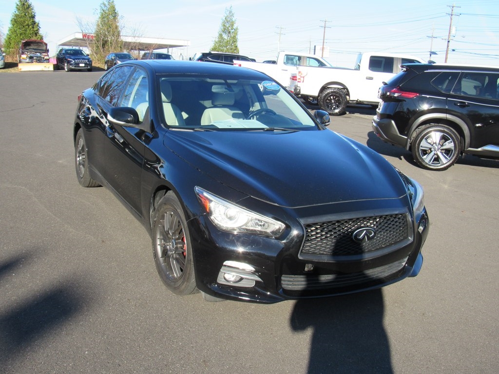 Infiniti Q50  2015