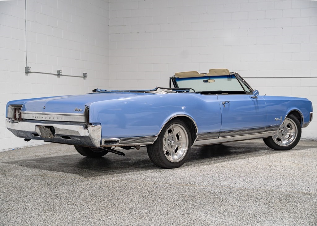 Oldsmobile Starfire  1965