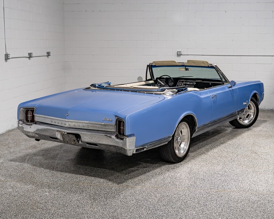 Oldsmobile Starfire  1965