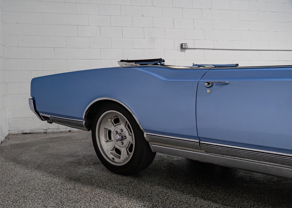 Oldsmobile Starfire  1965